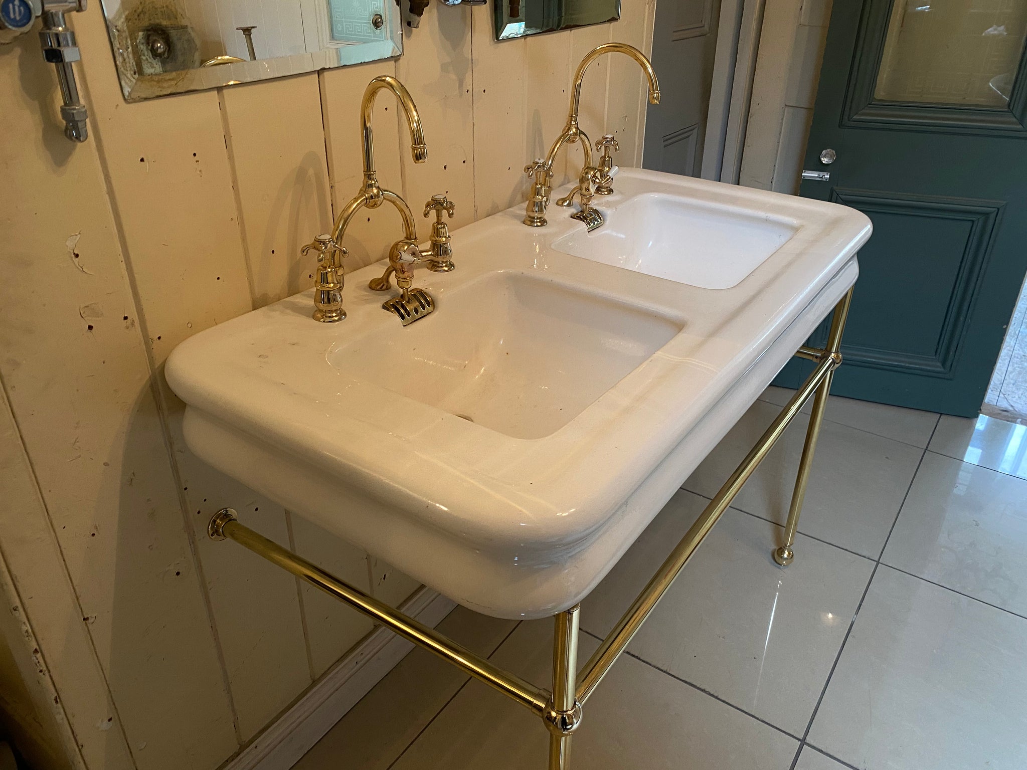 Antique sink online