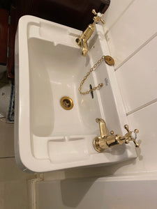 Cloakroom Basin by Royal Doulton C.1930 with plain brackets.
