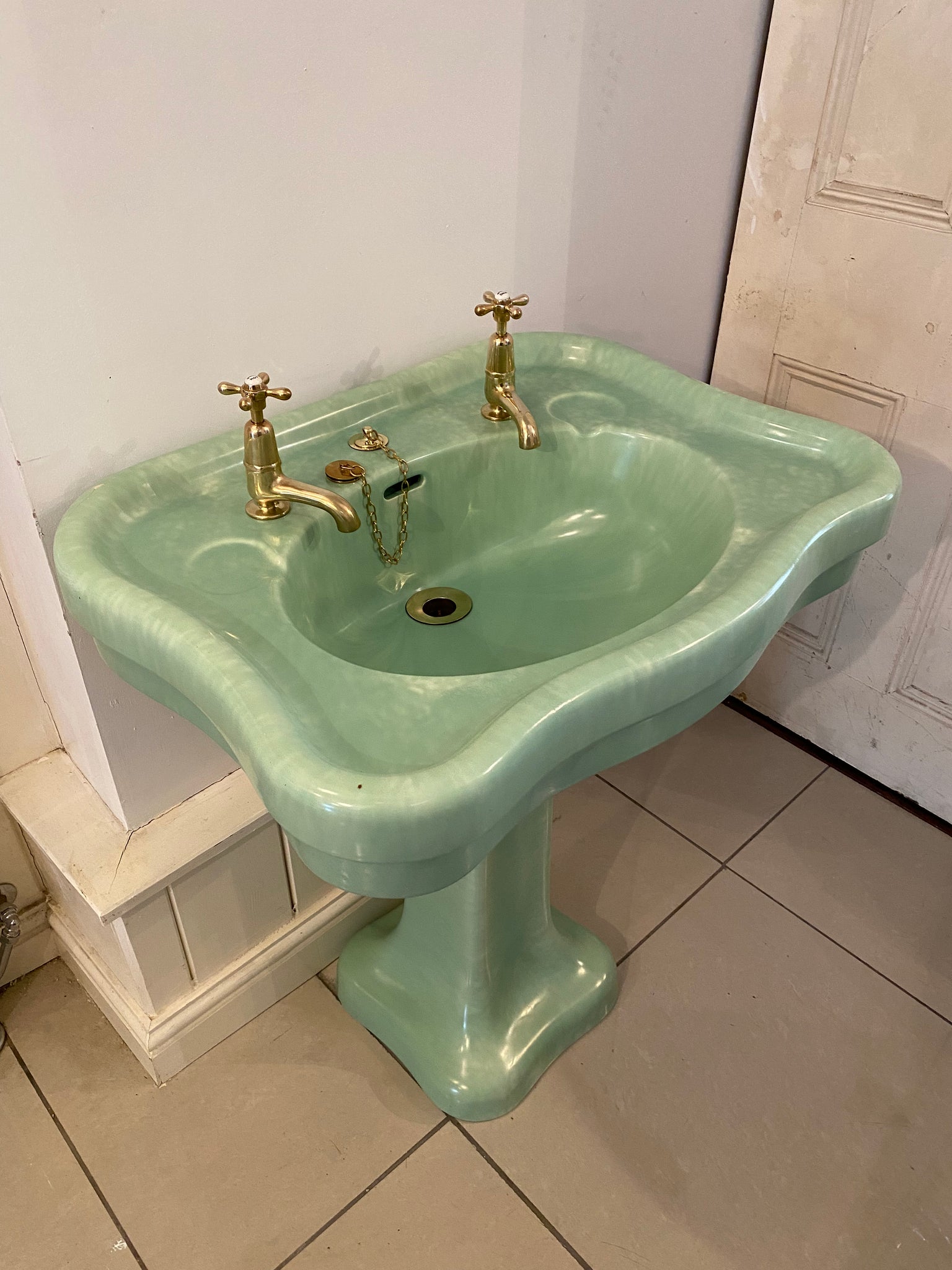 Vintage Pea Green Marbled-Glaze Art Deco Basin and Pedestal C.1920