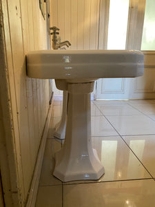 French Art Deco Double Basin on Twin Pedestals C.1920