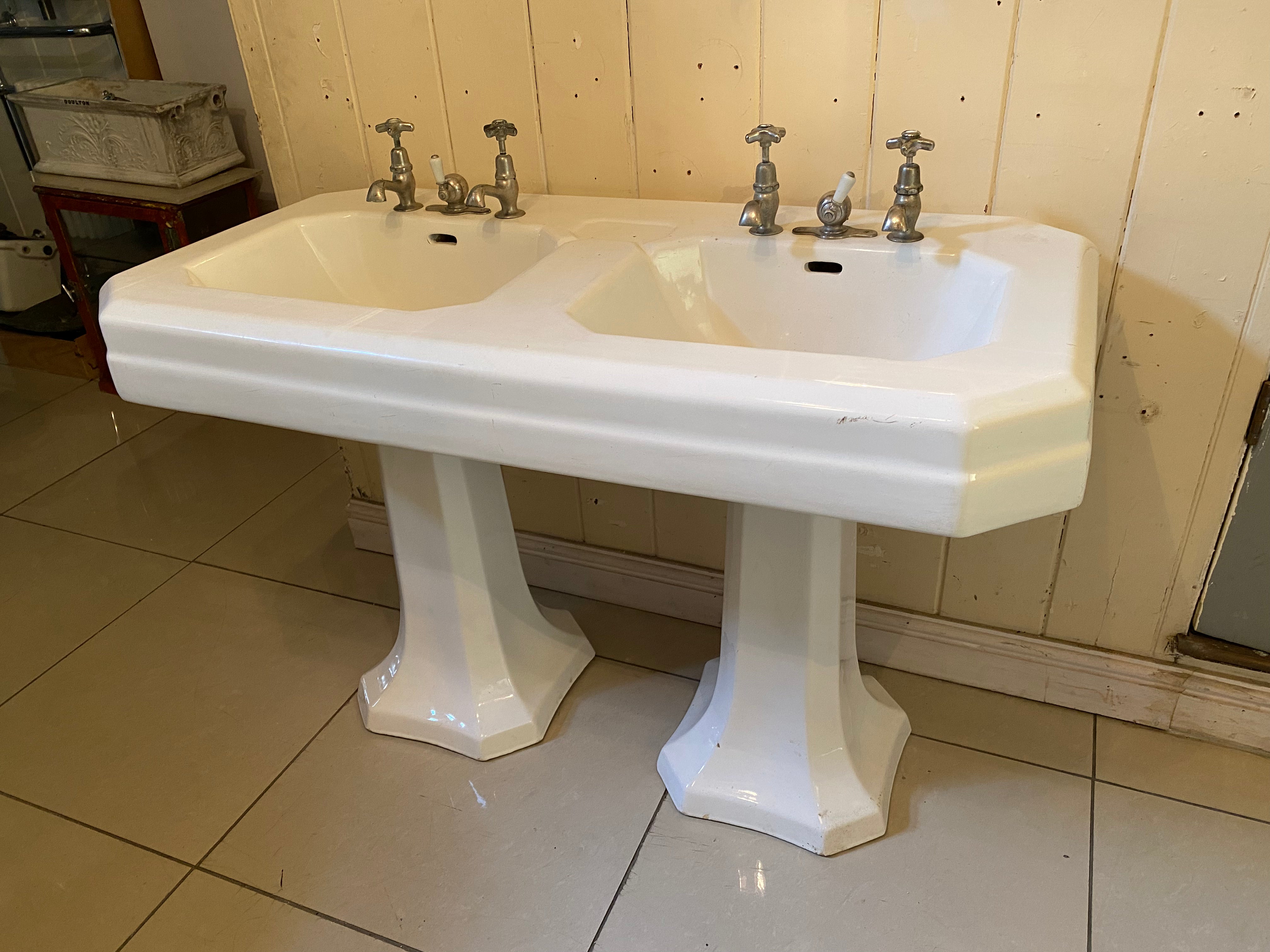 French Art Deco Double Basin on Twin Pedestals C.1920