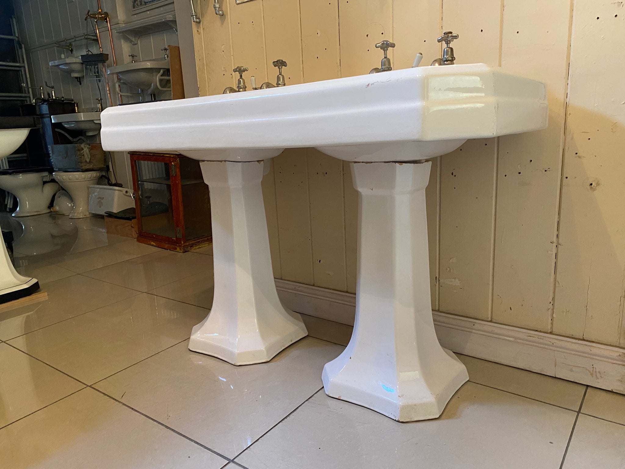 French Art Deco Double Basin on Twin Pedestals C.1920