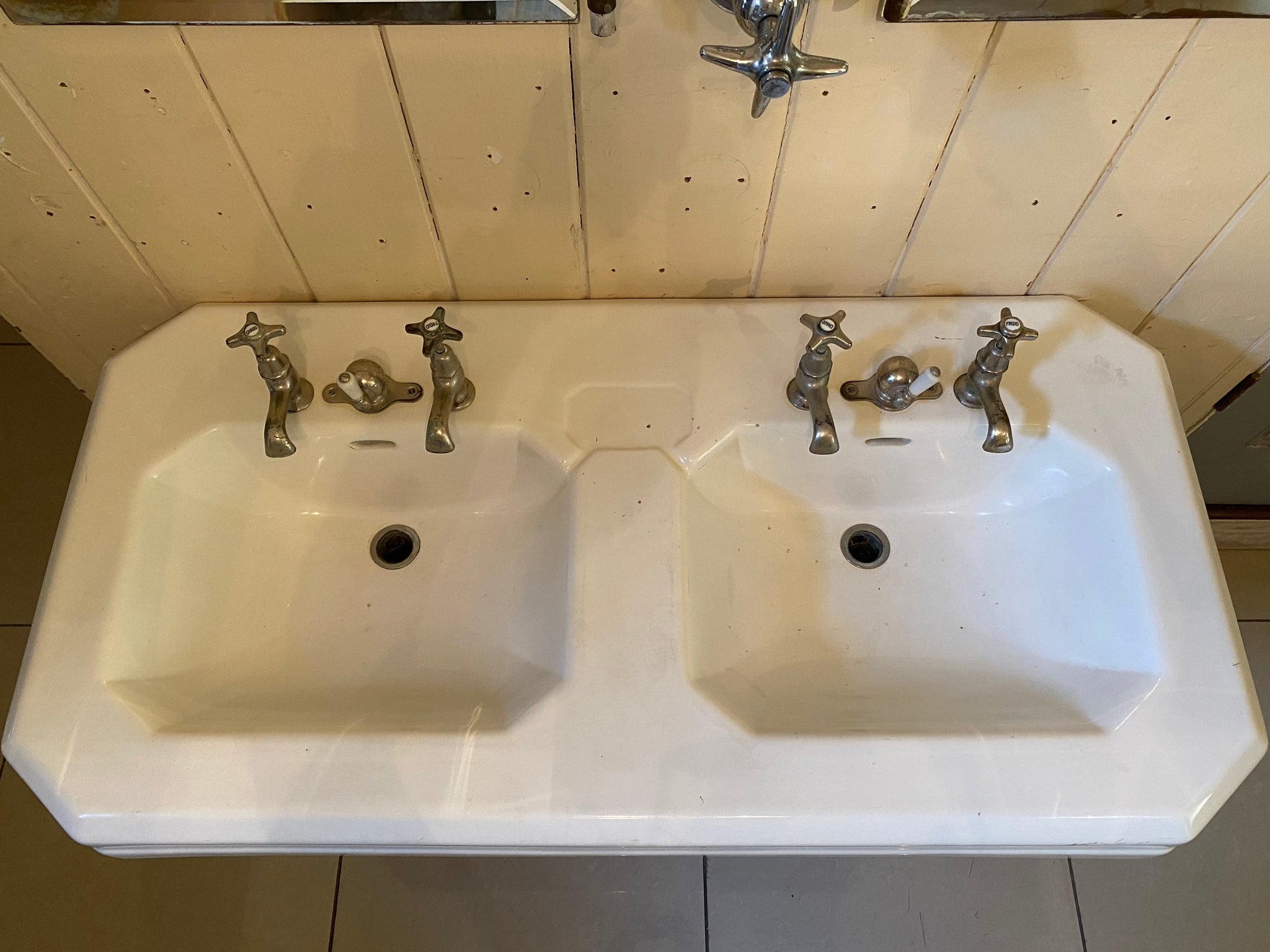 French Art Deco Double Basin on Twin Pedestals C.1920
