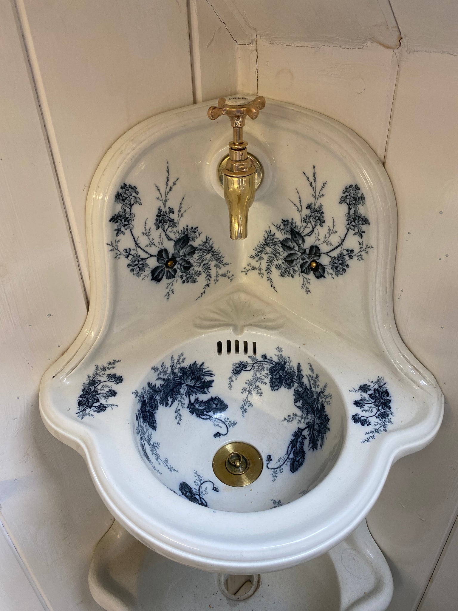 Rare Small Johnson Bros. Victorian Corner Basin C.1890 Decorated with Blue Transfers.