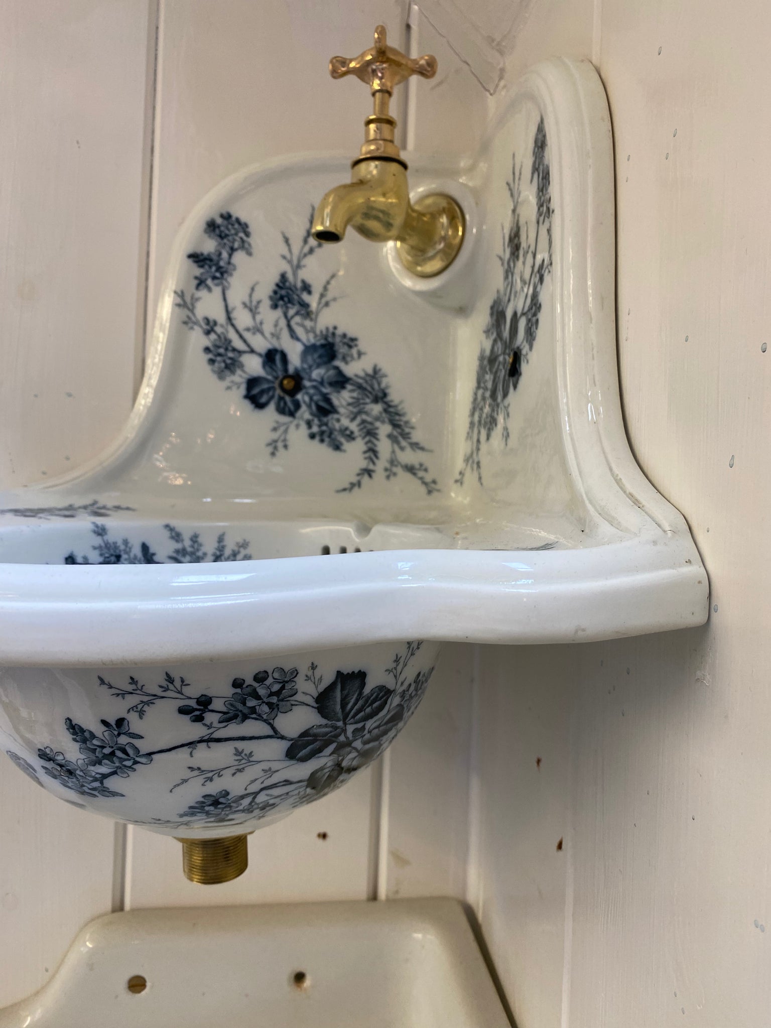 Rare Small Johnson Bros. Victorian Corner Basin C.1890 Decorated with Blue Transfers.