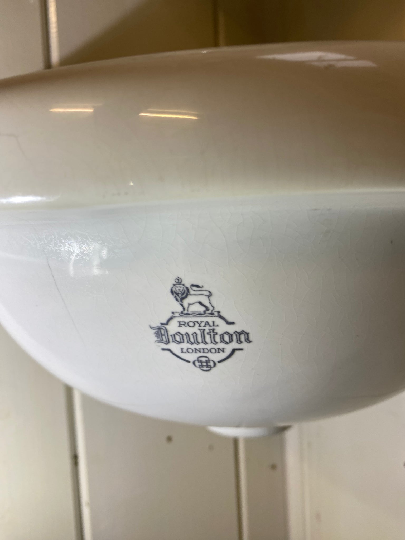 Small Royal Doulton Corner Basin C.1920