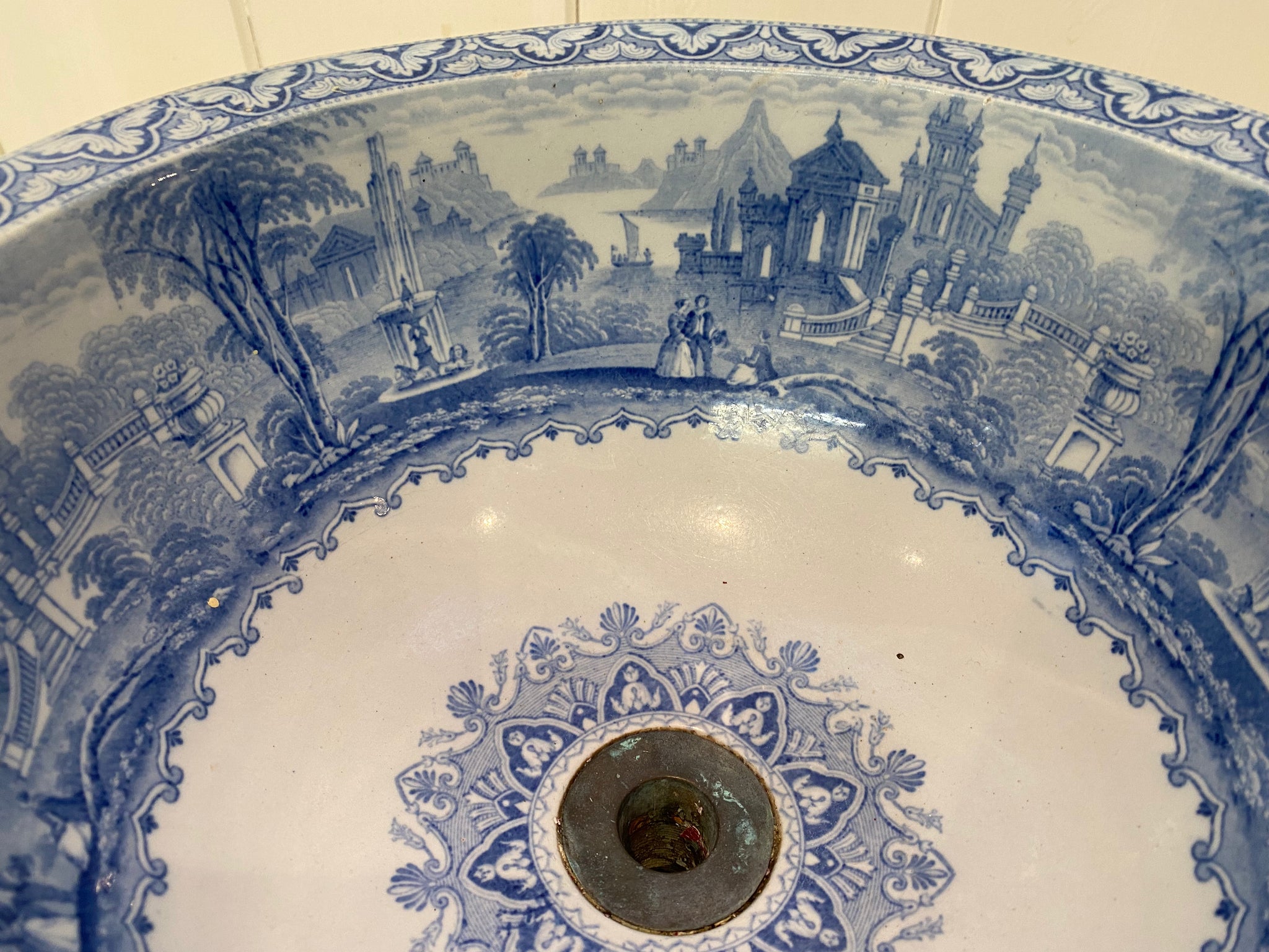 "PANORAMA" Round Plug Basin No.3 by Twyford C.1850