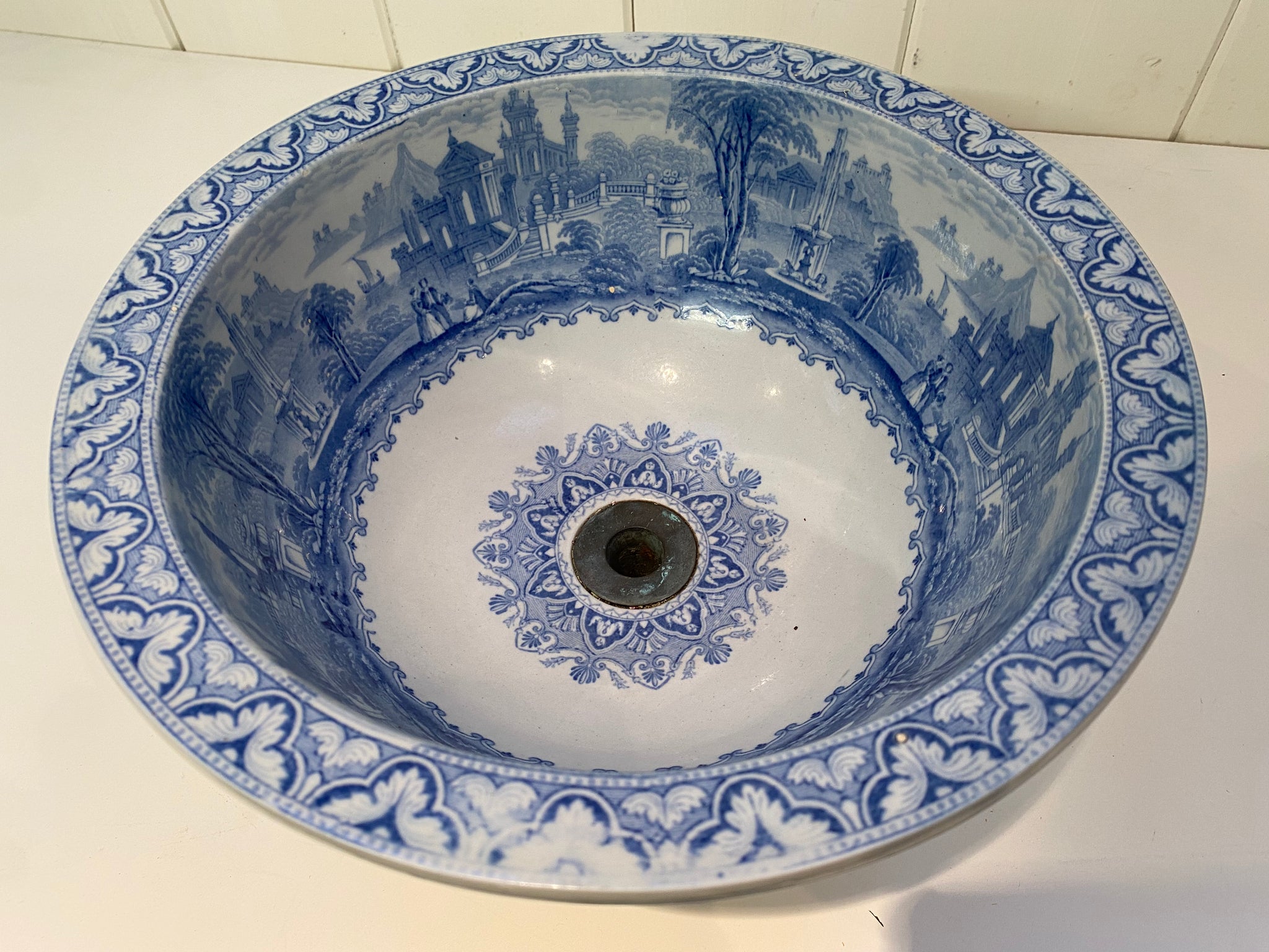 "PANORAMA" Round Plug Basin No.3 by Twyford C.1850