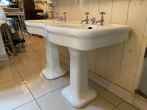 Vintage French Double Basin on Twin Pedestals C.1920 by Etablissment Porcher, Paris.