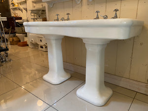 Vintage French Double Basin on Twin Pedestals C.1920 by Etablissment Porcher, Paris.