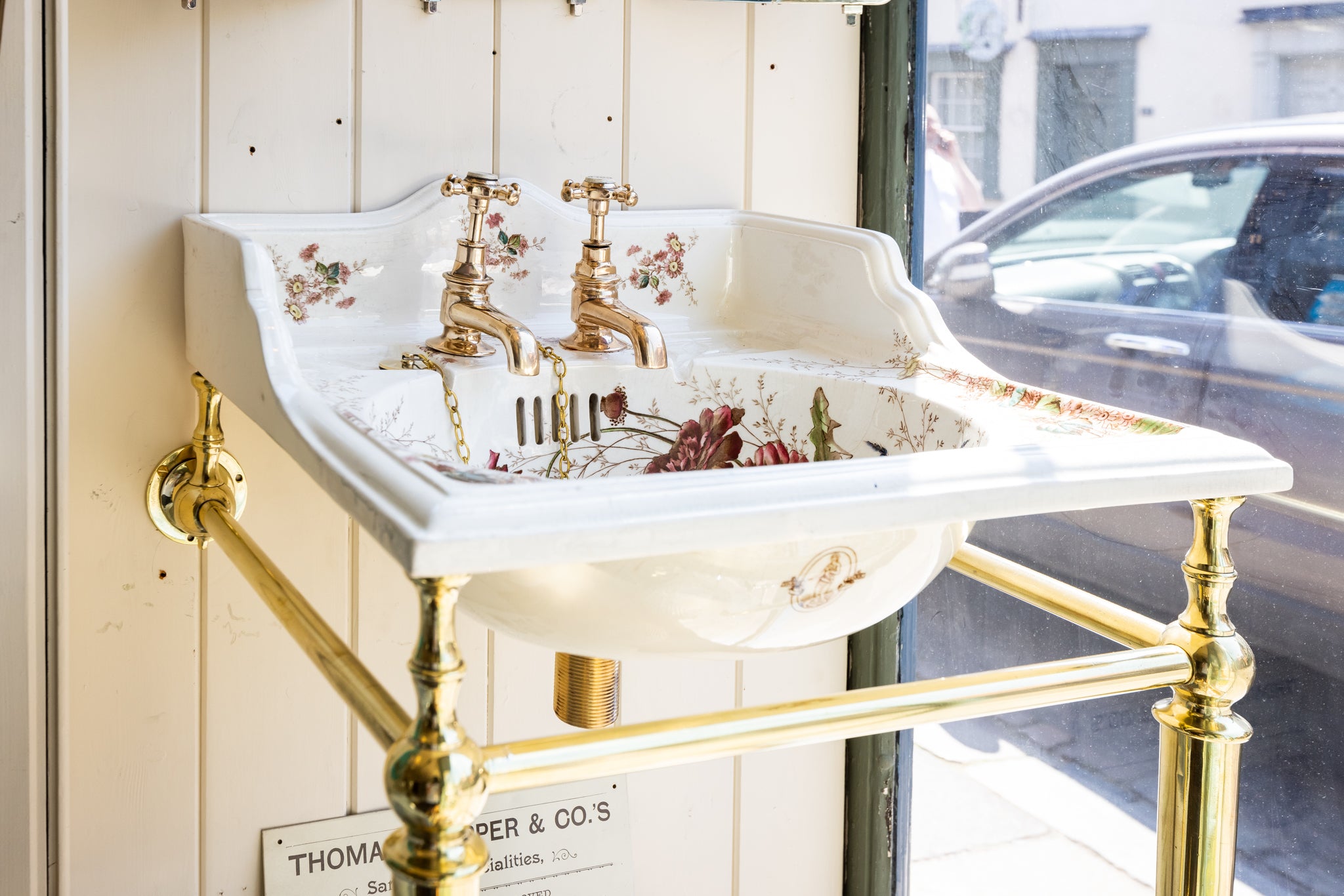 small victorian polychromatic basin on a brass stand c.1890