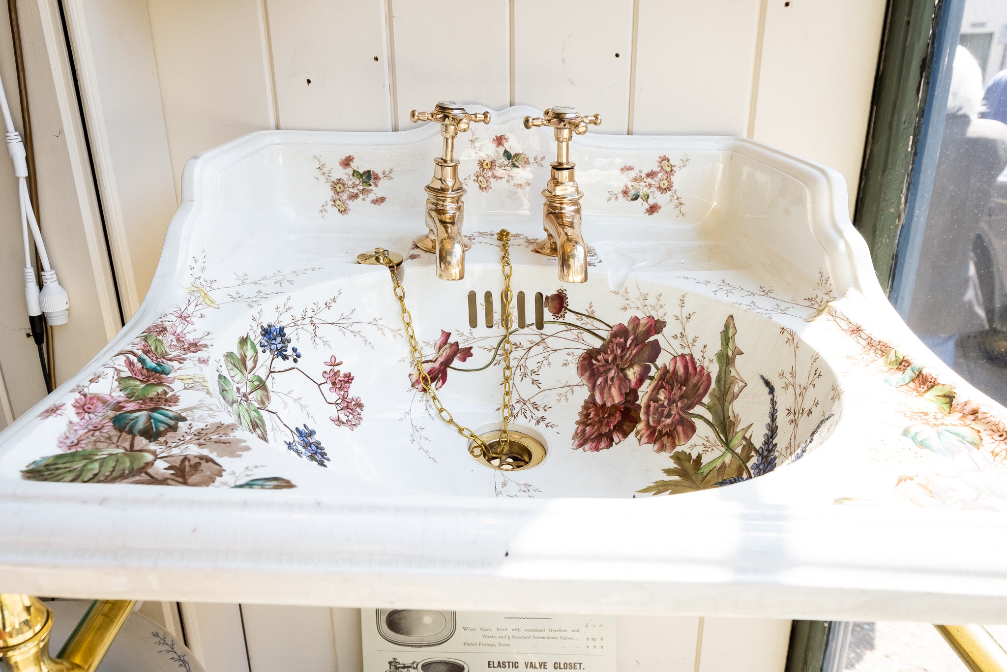 small victorian polychromatic basin on a brass stand c.1890