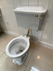 venton wc and matching cistern c.1940 with a carnival glaze. priced including brass flush pipe and handle